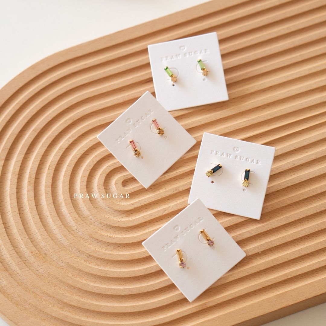 Mini Joyful Vertical Earrings - ต่างหูคริสตัลมินิทรงแนวตั้ง (ก้านต่างหูเงินแท้)