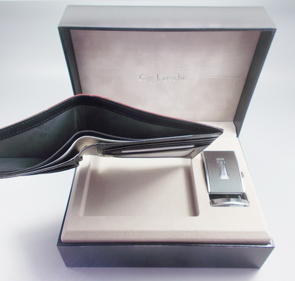 เซตกระเป๋าสตางค์ และ เข็มขัด Guy Laroche ดำ ใหม่ แท้