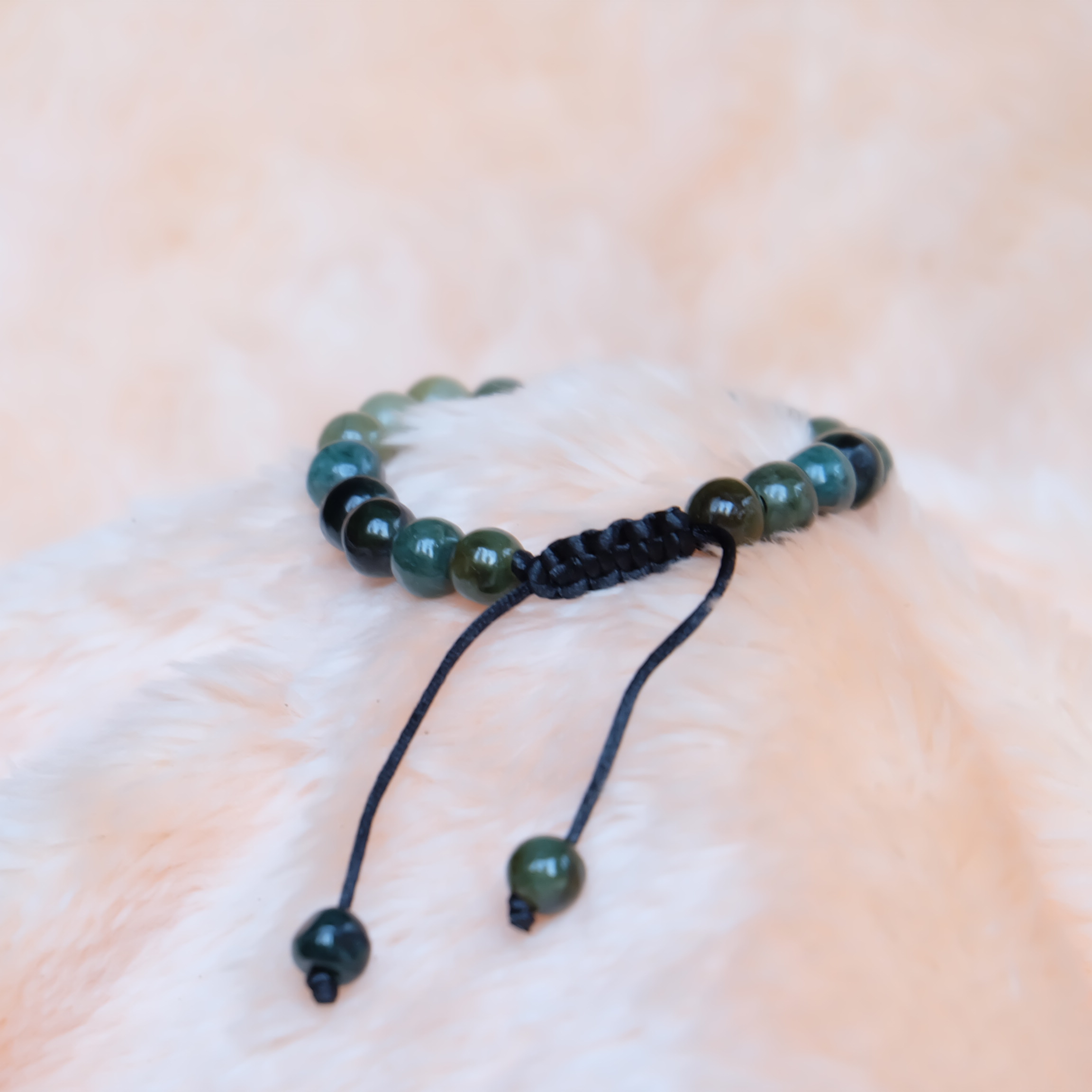 สร้อยข้อมือลูกปัดหยกแท้ 8-9 มิล หยกแท้ หยกพม่า หยกคละสี เชือกดึง รอบข้อมือ 15-17 ซม. มีรอย