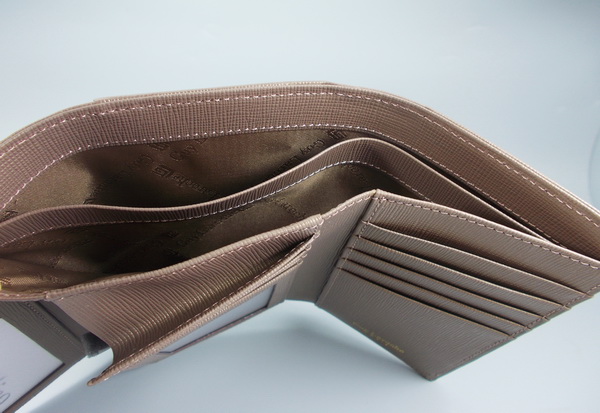 กระเป๋าสตางค์ Guy Laroche น้ำตาลทองเมทาลิก ใหม่ แท้