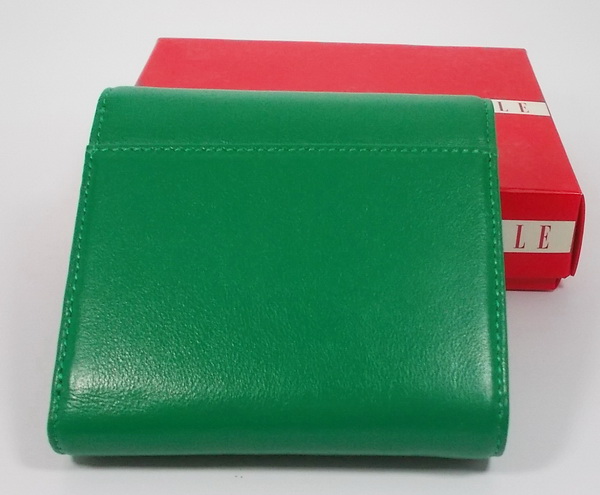 กระเป๋าสตางค์ ELLE เขียวปีกแมลงทับ ใหม่ แท้