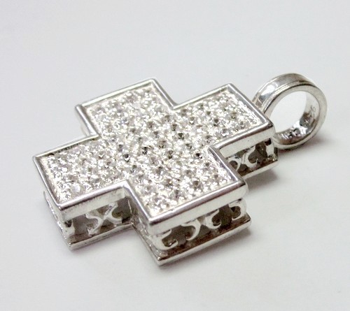 ลดราคา 60%!! จี้พลอยCZ สวยเก๋ เงินแท้ (size 3.3 x 3.3 c.m.)