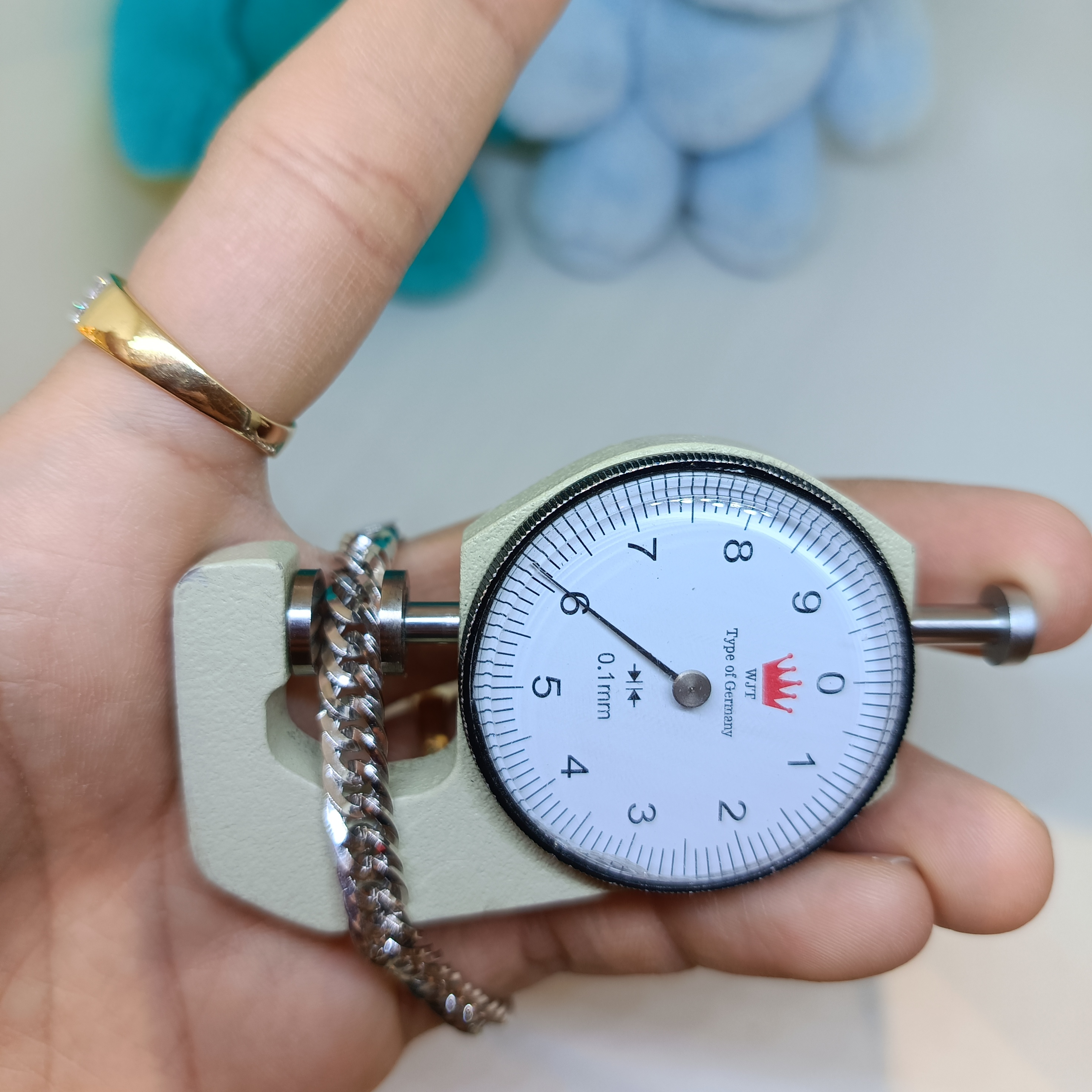 สร้อยข้อมืออิตาลี่ ลายตันรูปแบบเลสข้อมือฝรั่ง ตัวเรือนทองขาวประทับตรา 750