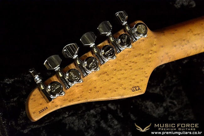 Suhr Classic HH Silver Sparkle w/5A Roasted Birdseye Maple Neck