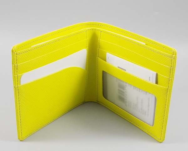 กระเป๋าสตางค์ Guy Laroche เหลือง ใหม่ แท้