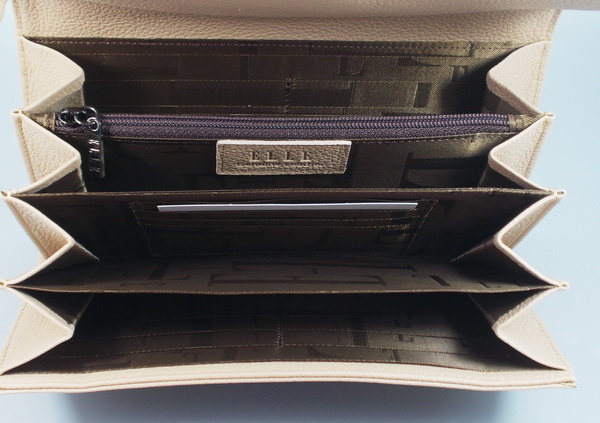 กระเป๋าสตางค์ ELLE เบจ ใหม่ แท้