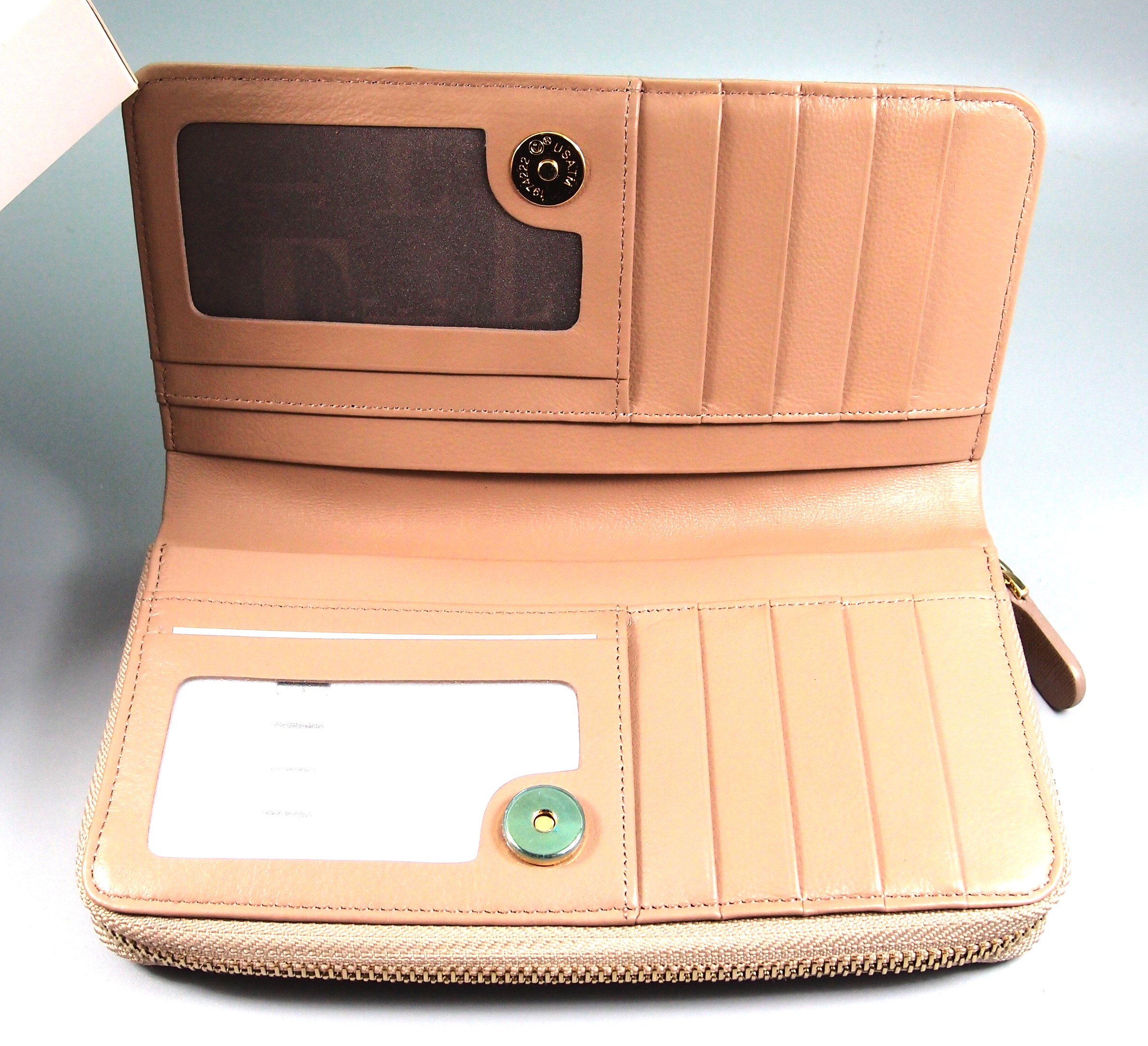 กระเป๋าสตางค์ ELLE เบจ ใหม่ แท้