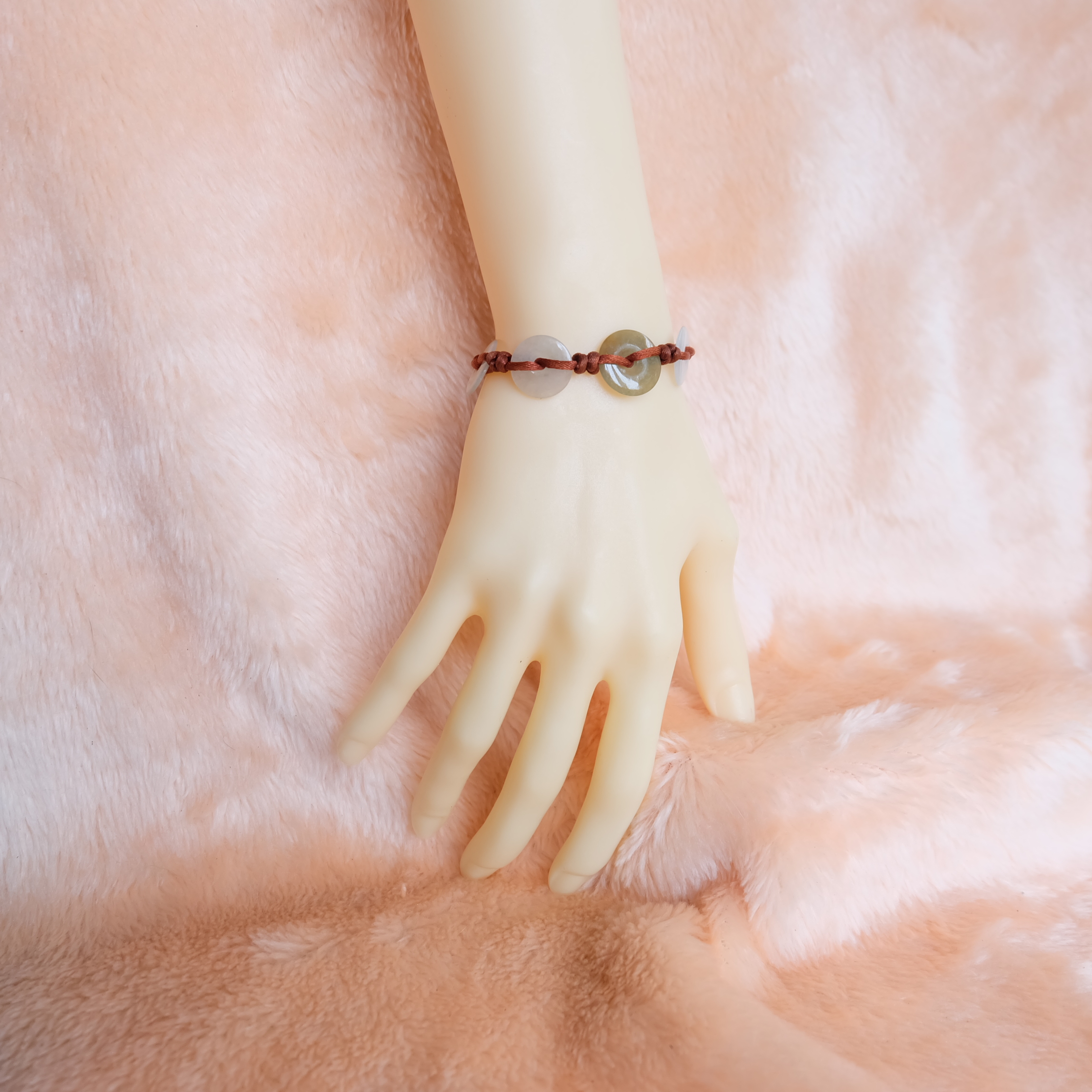 สร้อยข้อมือเหรียญหยกแท้