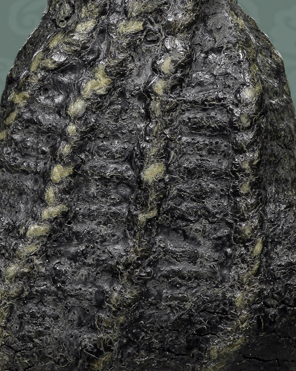 พระปิดตาพิมพ์ใหญ่ลงรักดำถักเชือก หลวงปู่ยิ้ม วัดหนองบัว จ.กาญจนบุรี (โชว์พระ)