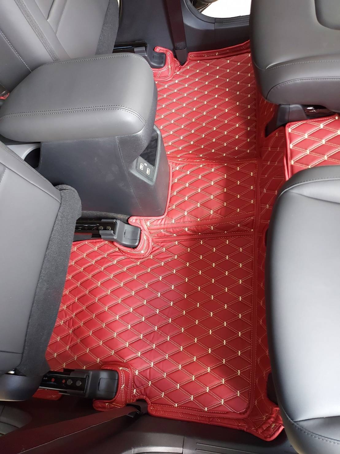 Hyundai Stargazer พรมปูเต็มคัน ในห้องโดยสาร + ท้าย + หลังเบาะ มี 9 ชิ้น มีให้เลือก 10 สี