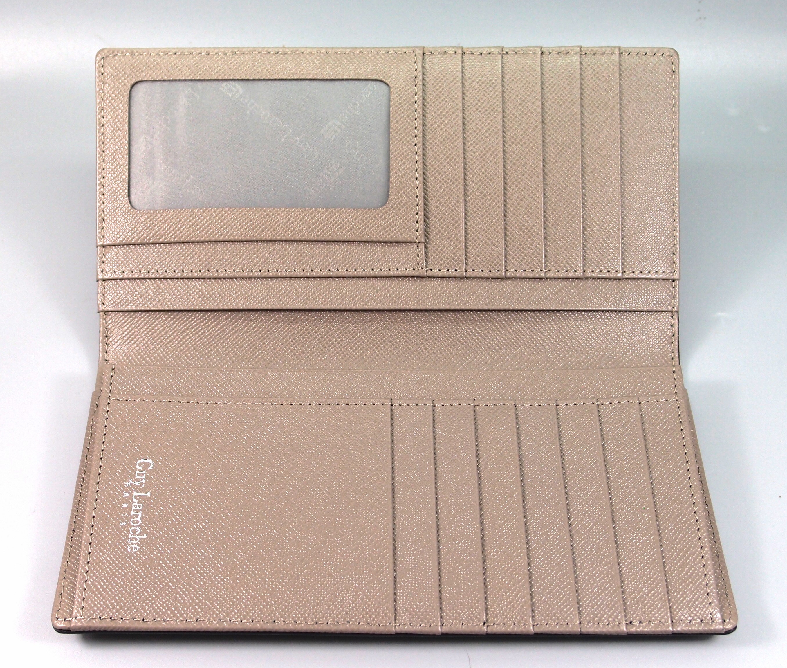 กระเป๋าสตางค์ Guy Laroche ดำ-เทา ใหม่ แท้ (ไม่มีกล่อง)