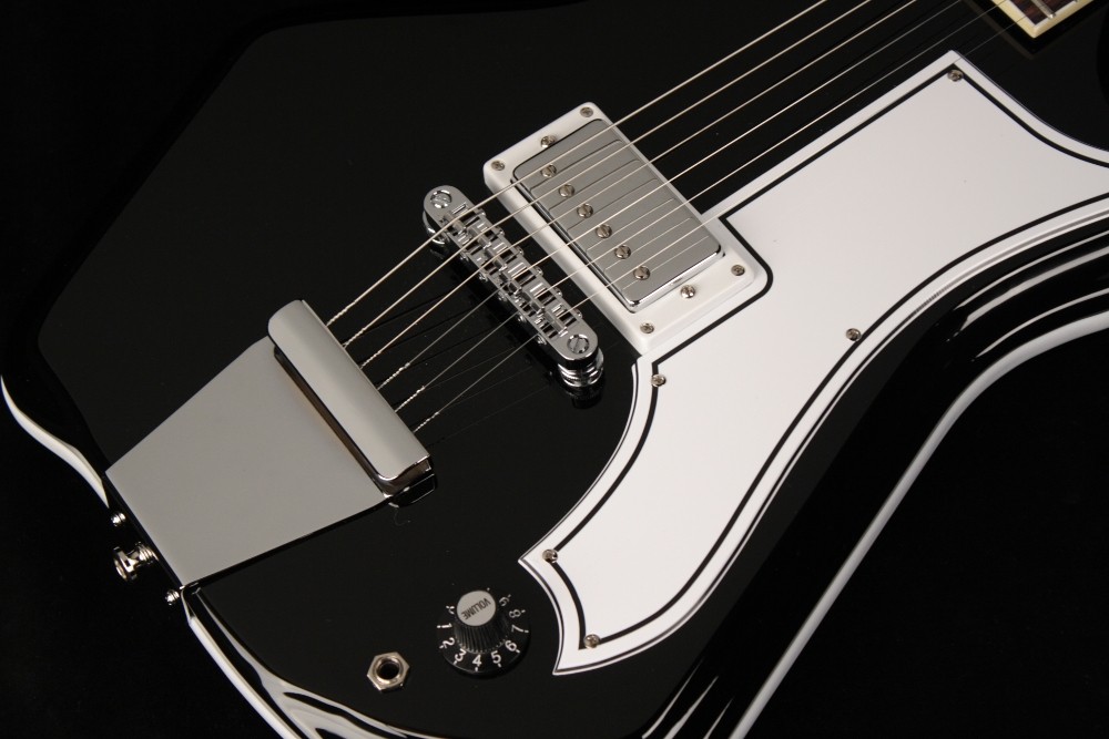 Eastwood Airline Custom 59 1P Deluxe - Black w/Case