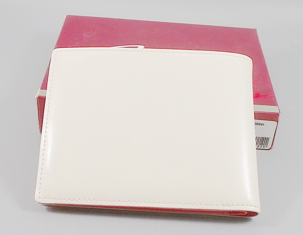 กระเป๋าสตางค์ bsc ขาว-ปูน ใหม่ แท้