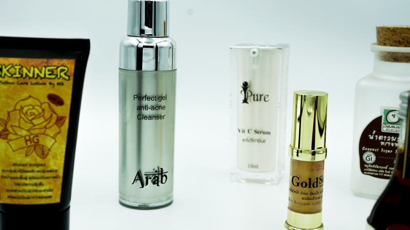 รับทำสติ๊กเกอร์ติดสินค้า ฉลากขนม สติ๊กเกอร์หมู่บ้าน เครื่องสำอาง (Diecut Sticker)