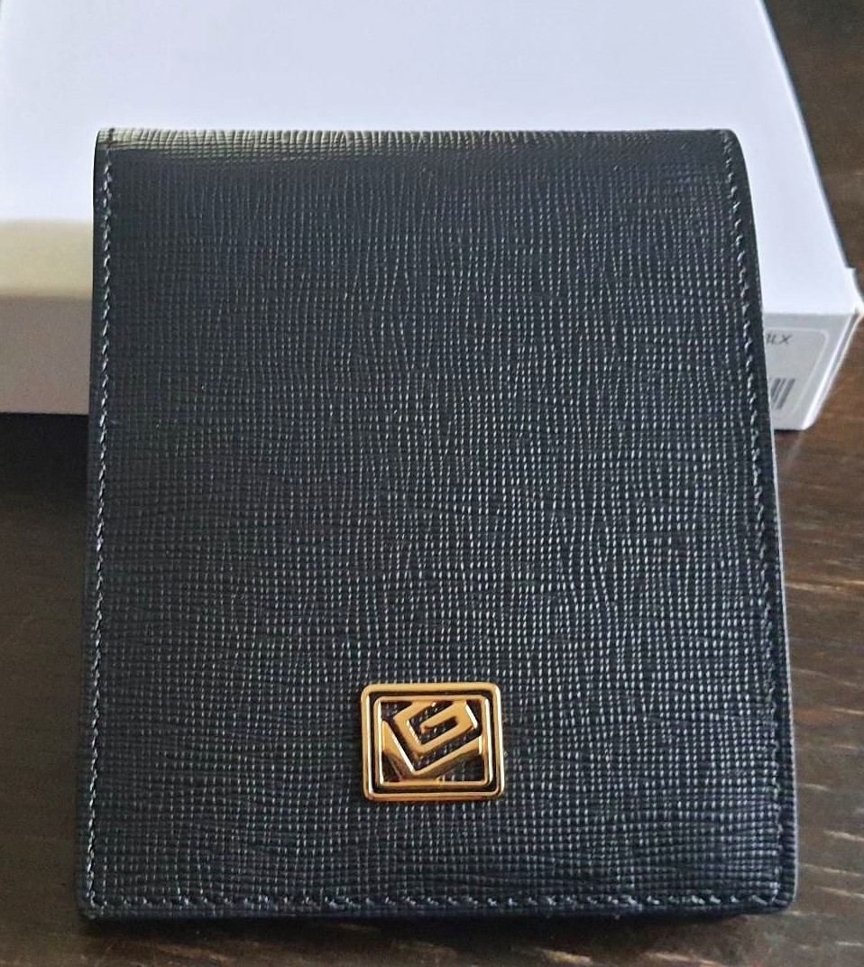 กระเป๋าสตางค์ Guy Laroche ดำ ใหม่ แท้