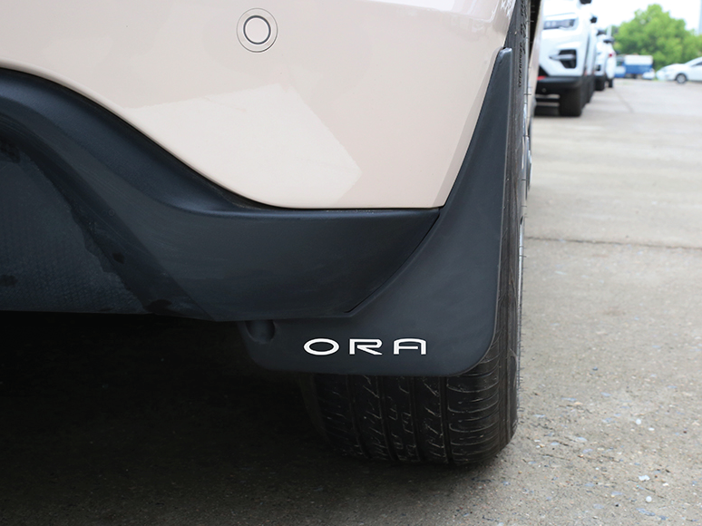 บังโคลน ยางกันโคลน รถยนต์ไฟฟ้า ORA Good Cat ไม่ต้องเจาะตัวรถ เช็คทำความสะอาดง่าย 4 ชิ้น พร้อมอุปกรณ์การติด