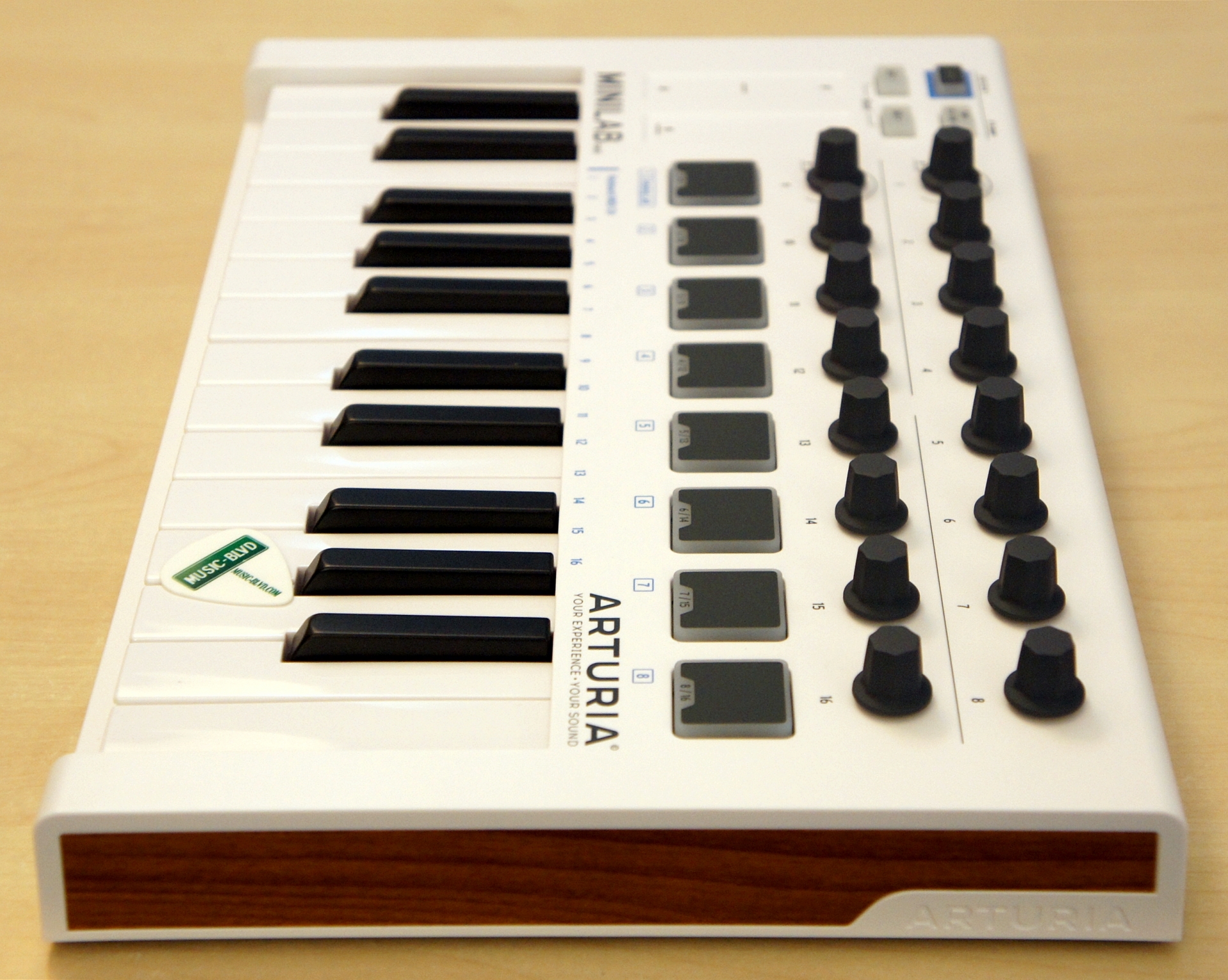 Arturia MiniLab MkII 25 Slim-key Controller