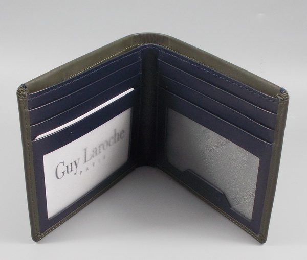 กระเป่าสตางค์ Guy Laroche เขียวทหาร-กรม ใหม่ แท้