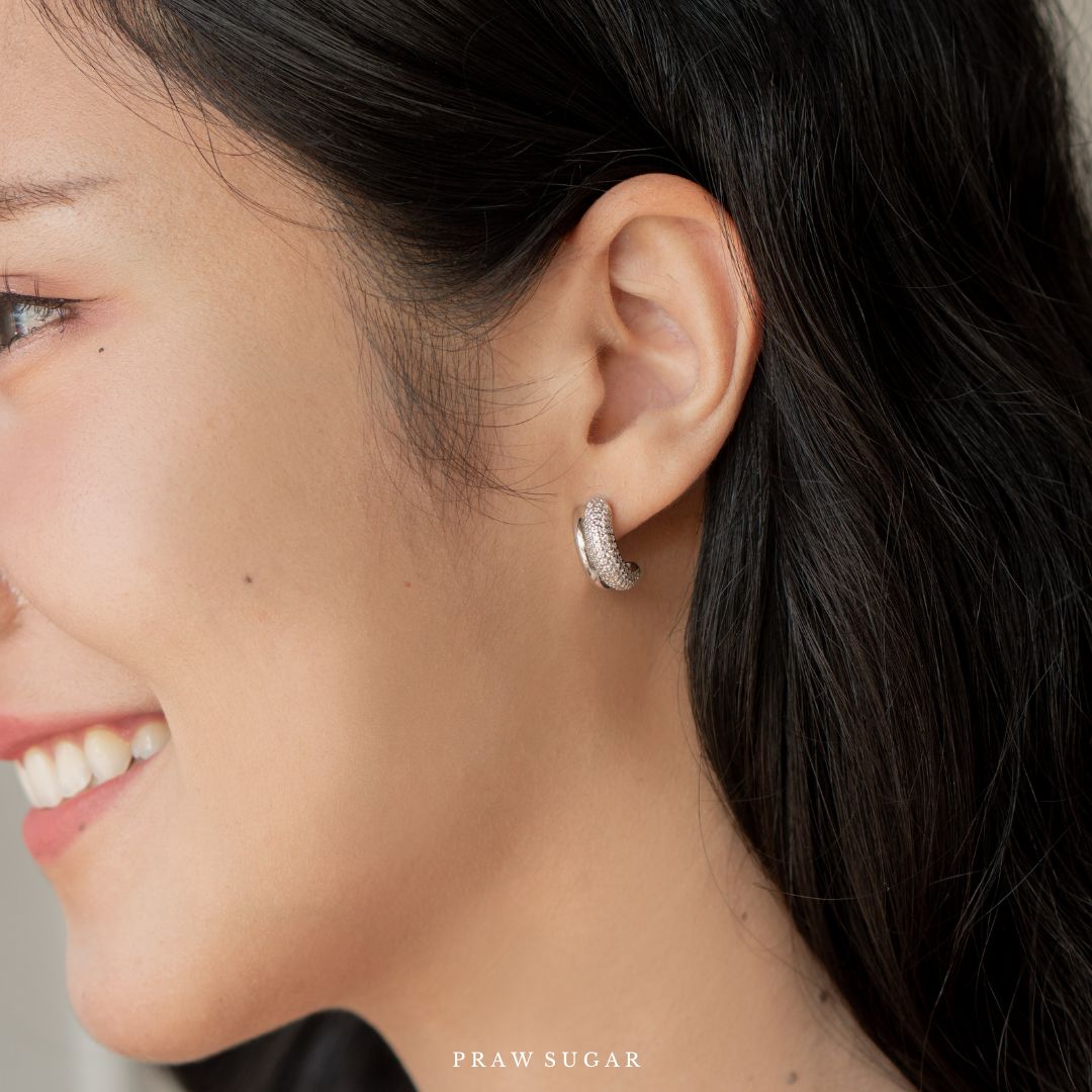 Gorgeous Half Hoop Earrings - ต่างหูครึ่งห่วงสวยหรู (ก้านต่างหูเงินแท้)