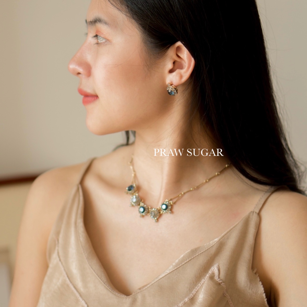 Swarovski Crystal Necklace - สร้อยคอคริสตัลสวารอฟสกีสไตล์แอนทีค