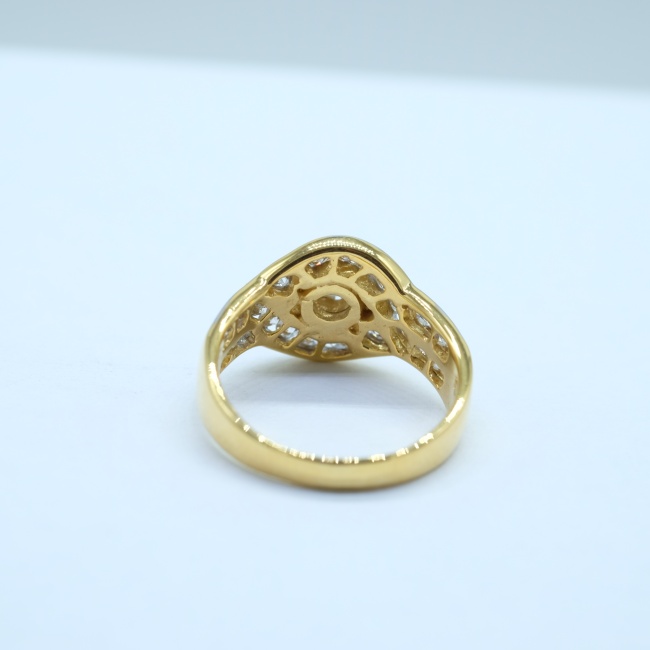 แหวนเพชรสำหรับสุภาพสตรีลวดลายเกสรดอกไม้ เพชรน้ำ98 ตัวเรือนทอง18K