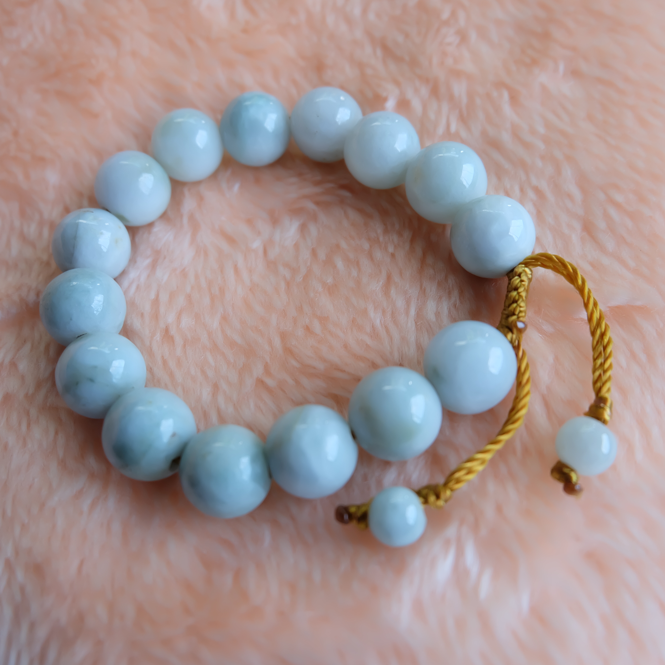 สร้อยข้อมือลูกปัดหยกแท้ 14 มิล หยกแท้ หยกพม่า หยกขาวเขียวอ่อน เชือกดึง รอบข้อมือ 17-22 ซม.