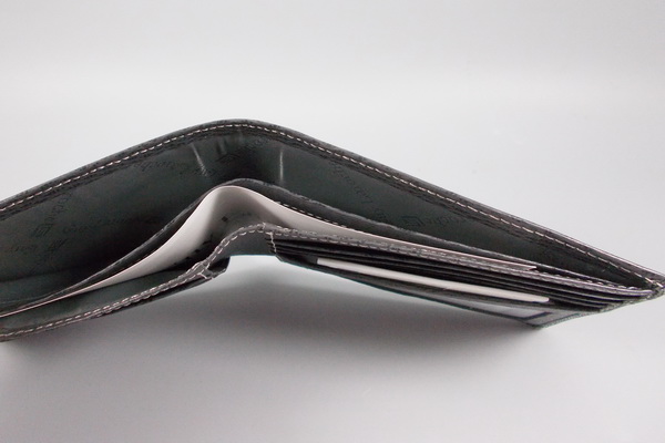 กระเป๋าสตางค์ Guy Laroche เทาเข้ม ใหม่ แท้