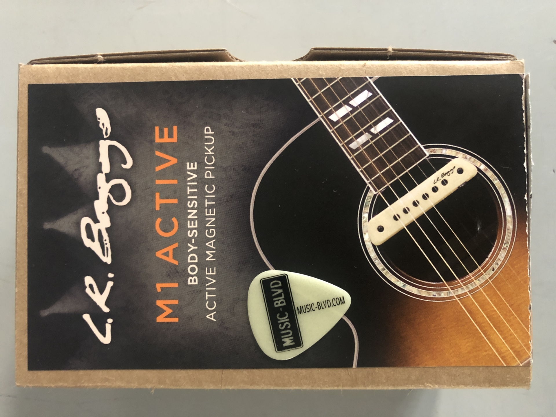 LR Baggs M1A Active Soundhole Magnetic Pickup