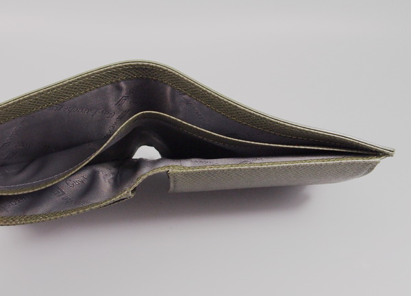 กระเป่าสตางค์ Guy Laroche เขียวมีช่องเศษสตางค์ ใหม่ แท้