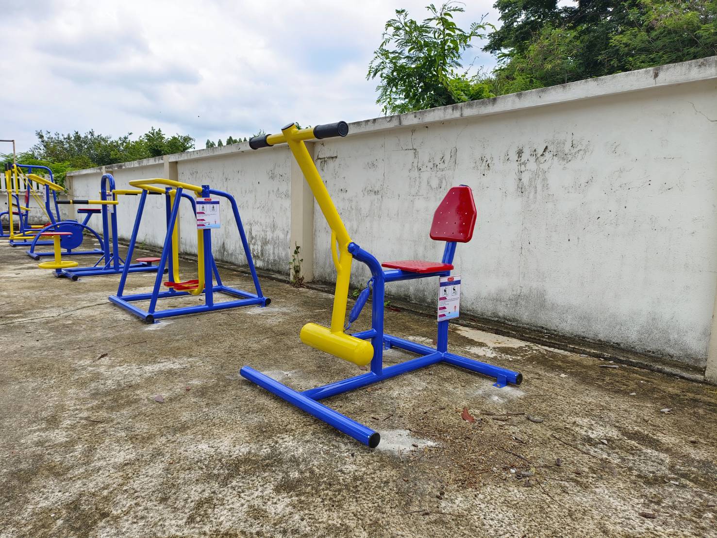 เครื่องออกกำลังกาย กลางแจ้ง ชุดอุปกรณ์ บริหารขา แก้ปวดเข่า แบบแกว่ง ยกสลับขา ลานกีฬา อเนกประสงค์ สนามกีฬา สั่งผลิต7-15วัน