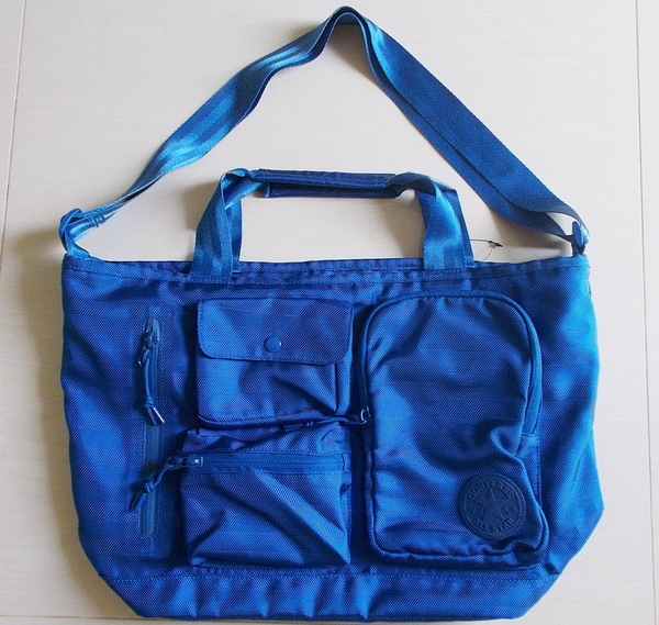 CONFIDENT MESSENGER BAG ใหม่ แท้