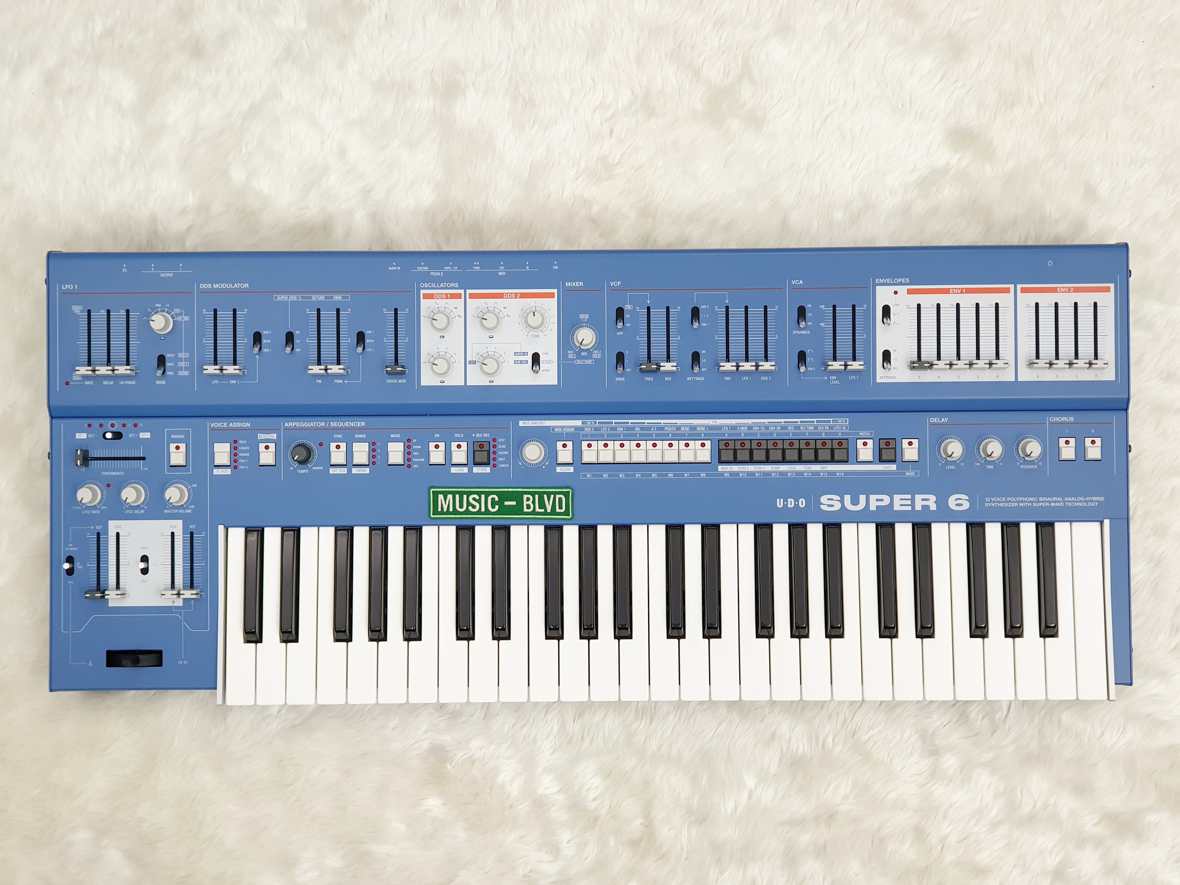 UDO Super 6 Hybrid Polysynth