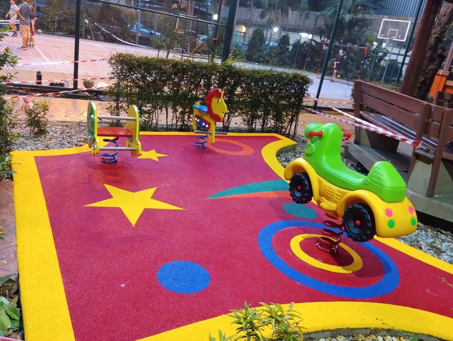เม็ดยาง epdm แบบเท พื้นยางสังเคราะห์ สนามเด็กเล่น,สนามกีฬา พร้อมส่ง ราคาโรงงาน