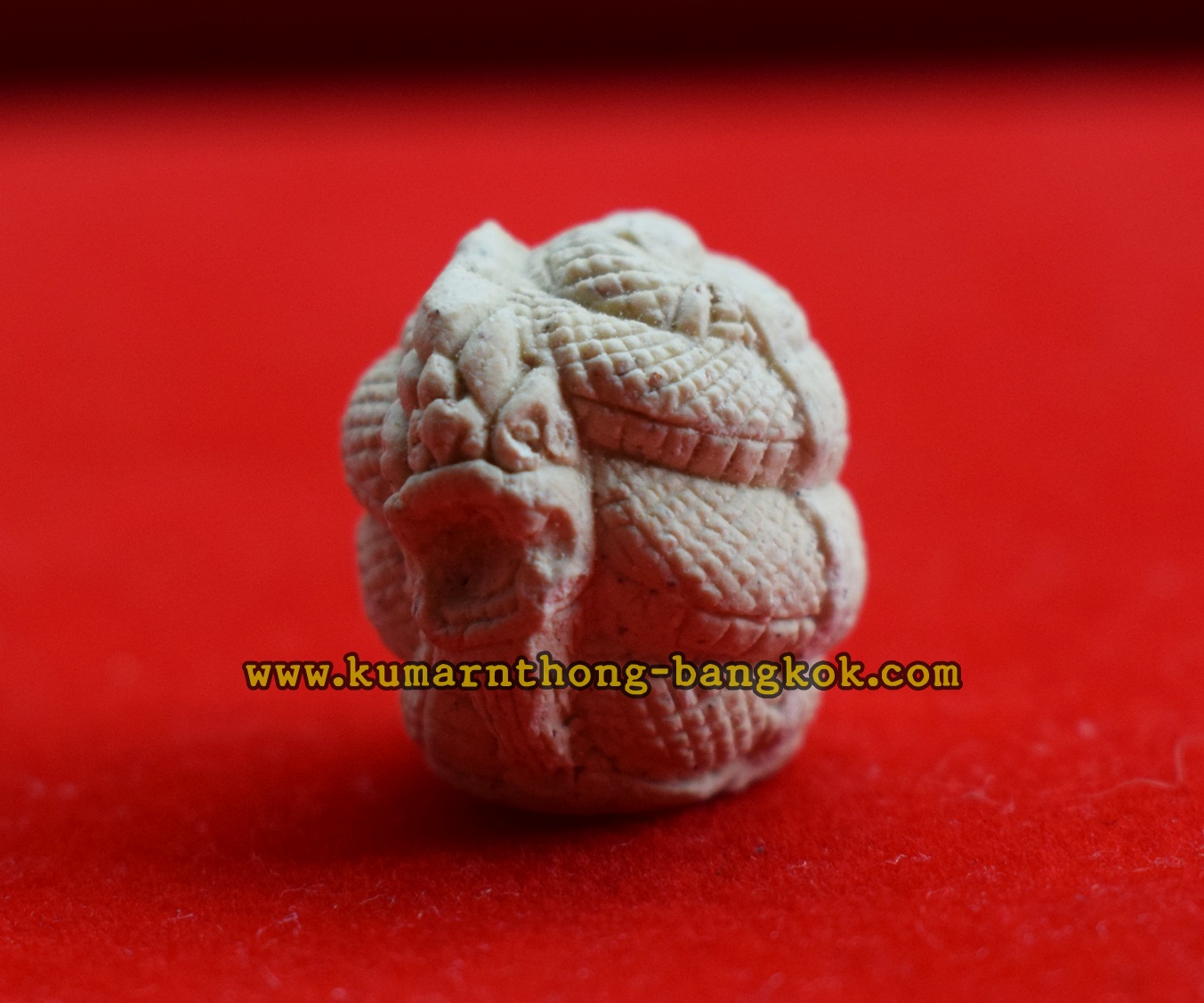 ลูกอมพญานาค หลวงพ่อบุญส่ง วัดกระโจม จ.สิงห์บุรี เนื้อผง ขนาดพกพา สูง 2ซม. ฐาน 1.3ซม. (พร้อมซองเดิมจากวัด)