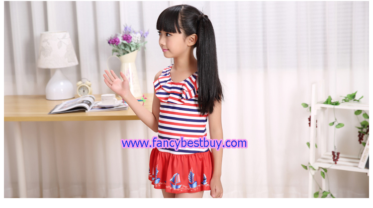 ชุดว่ายน้ำเด็กหญิง แบบ 1 ชิ้น สีแดง มีขนาด L