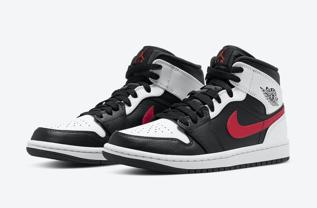 Nike Air Jordan 1 Mid in Classic Chicago Colors