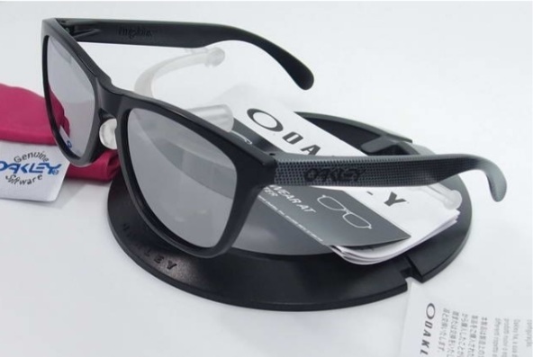 OAKLEY MACHINIST COLLECTION FROGSKINS Matte Black w/ Chrome Iridium OO9245-531