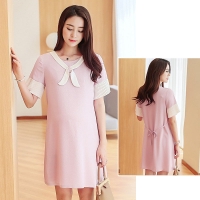 เดรสคลุมท้องสีม่วงอ่อน มีสายแต่งคอสีขาว ปลายแขนอัดพลีทสีขาว size L