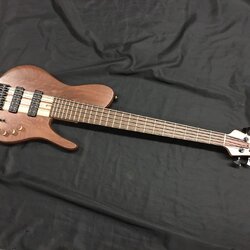 R Bass Elite 2016 Claro Walnut Top