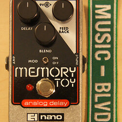 Electro-Harmonix Memory Toy Analog Delay