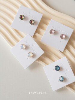 Crystal Glacier Effect Stud Earrings - ต่างหูคริสตัลกลาเซียร์ (ก้านต่างหูเงินแท้)