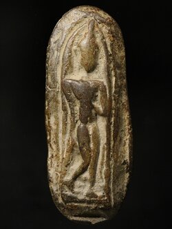 พระกำแพงลีลาเม็ดขนุน จ.กำแพงเพชร