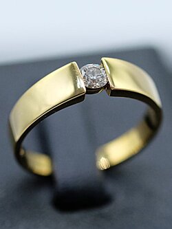 แหวนเพชรเม็ดเดี่ยวเพชรไซส์20ตัง ตัวเรือนทอง14K หรือ 58.5%เปอร์เซนต์ทองครับ