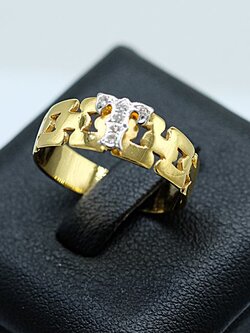 แหวนเพชรแท้รูปอักษรT สำหรับสุภาพสตรีครับ