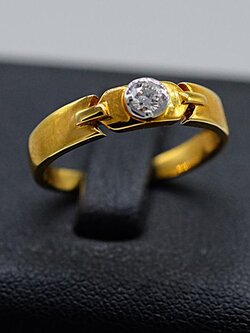 แหวนเพชรเม็ดเดี่ยว สวมใส่ได้ทั้งบุรษและสตรีครับ