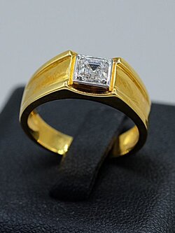 แหวนเพชรเม็ดเดี่ยว สำหรับสุภาพบุรุษครับ