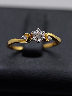 แหวนเพชรเม็ดชู แหวนแต่งงาน แหวนหมั้น แหวนเพชรเม็ดเดี่ยว สำหรับสุภาพสตรี แบบเรียบหรูคลาสสิค