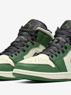 Nike Air Jordan 1 Mid SE “Pine Green”
