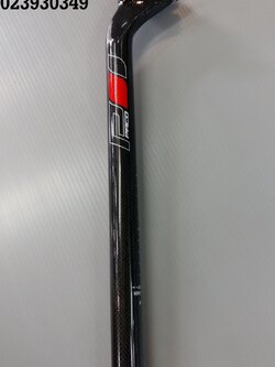 หลักอานเยื้องหลังคาร์บอน Paco ขนาด 27.2mm