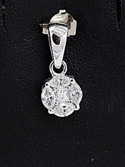 จี้เพชรหน้าประกบสำหรับสุภาพสตรีครับ